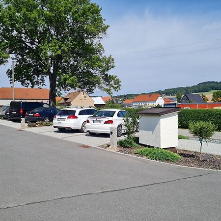 Familien- Und Apartmenthotel Lerchenberghof Walddorf  Zewnętrze zdjęcie