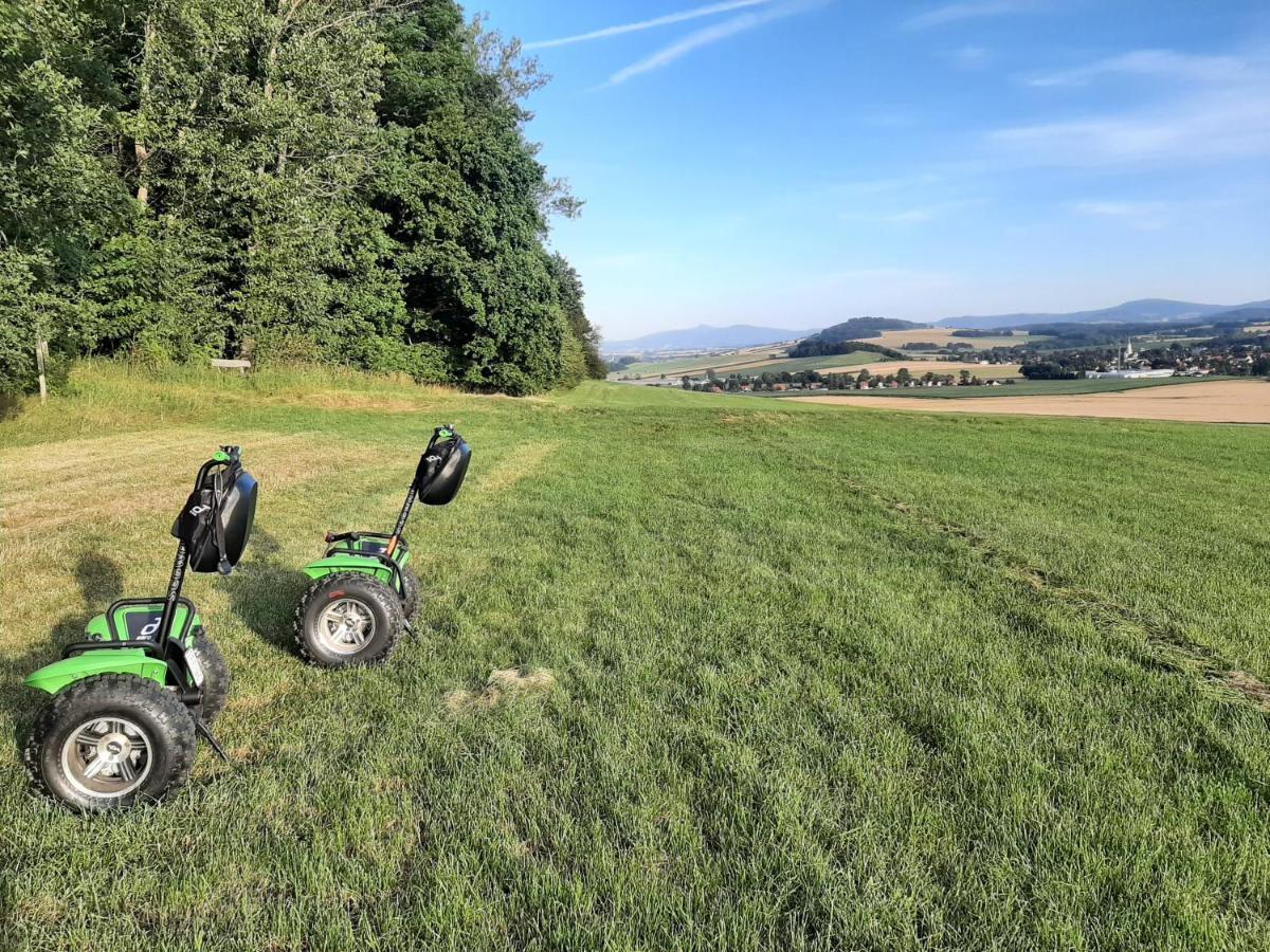 Familien- Und Apartmenthotel Lerchenberghof Walddorf  Zewnętrze zdjęcie